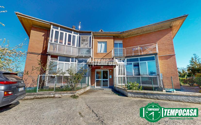 Trilocale in Condominio Castelli 139, Rocca Grimalda — foto 2 di 5