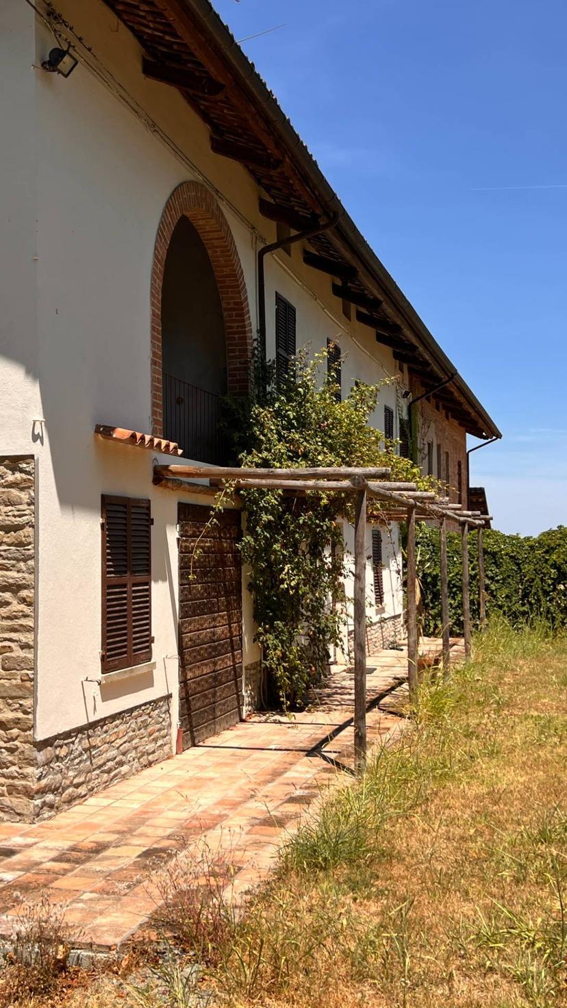 Rustico in Regione Secco 72, Canelli — foto 3 di 5