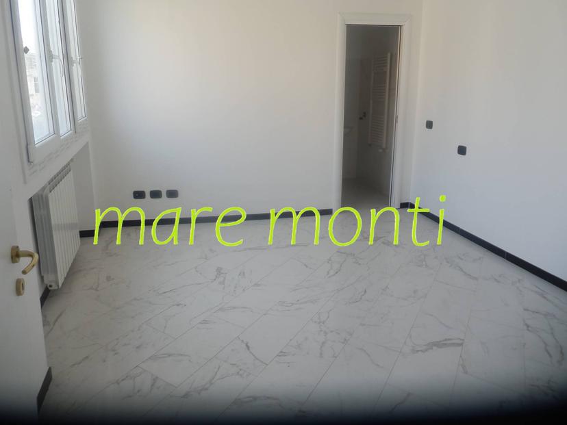 Trilocale in Via Nizza 44, Savona