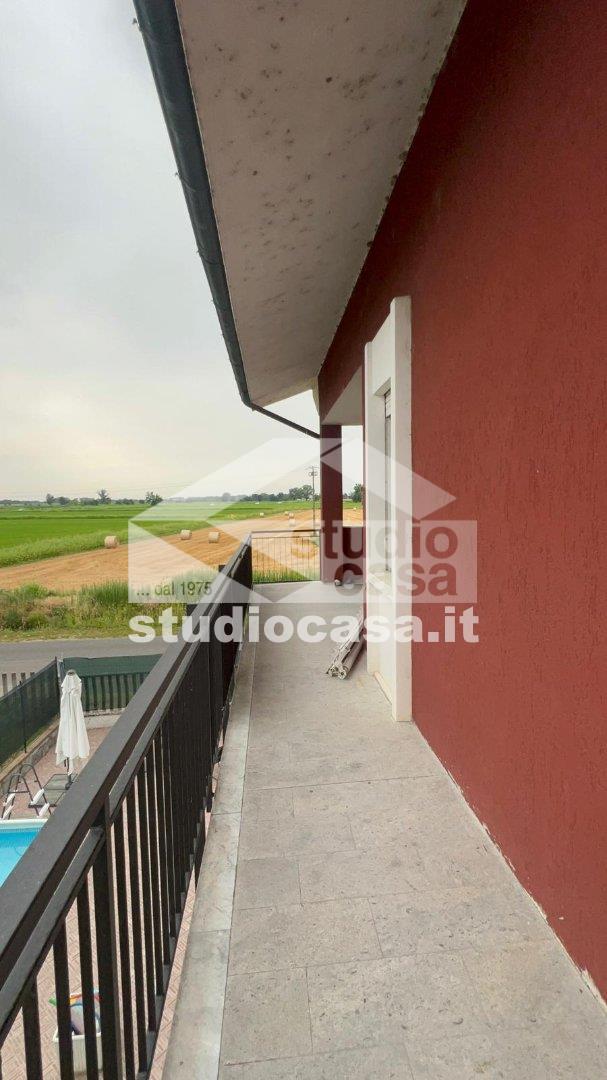 Villa bifamiliare in Via Olimpya, Torrevecchia Pia