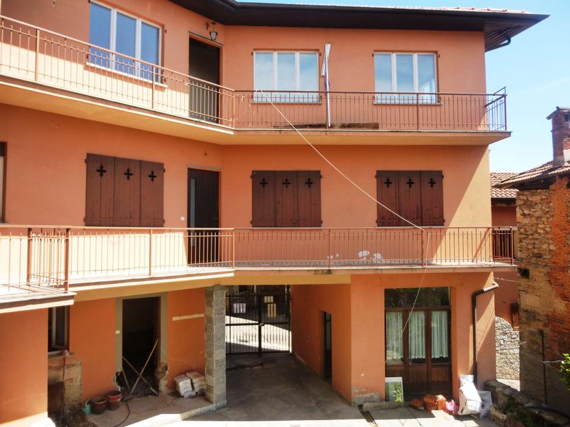 Bilocale, Nebbiuno