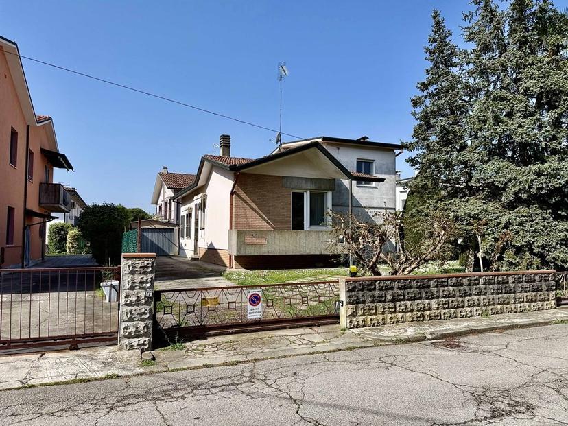 Casa indipendente in Via 12, Alfonsine — foto 3 di 5