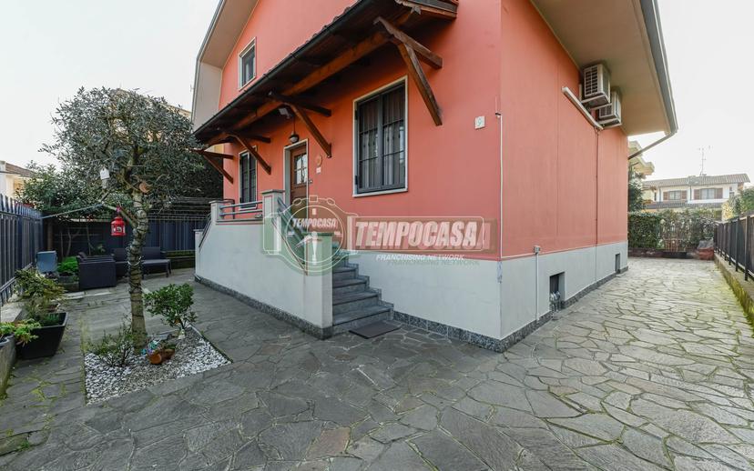 Villa a schiera in Via Guglielmo Marconi 9, Rodano — foto 4 di 5