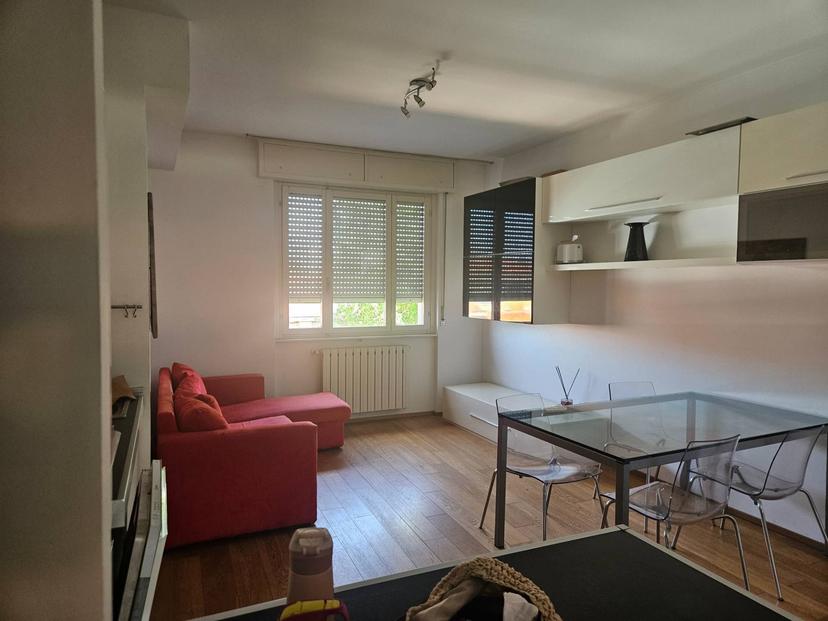 Trilocale in Via Santini 48, Parabiago
