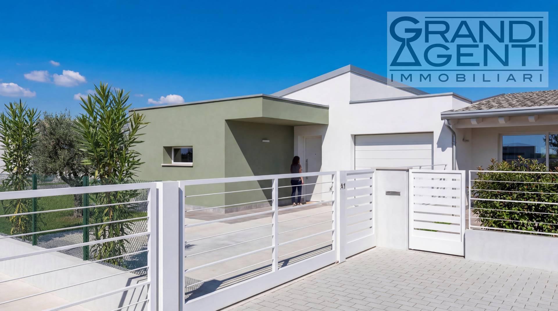 Villa a schiera in Via Don G. Minzoni, Roverbella