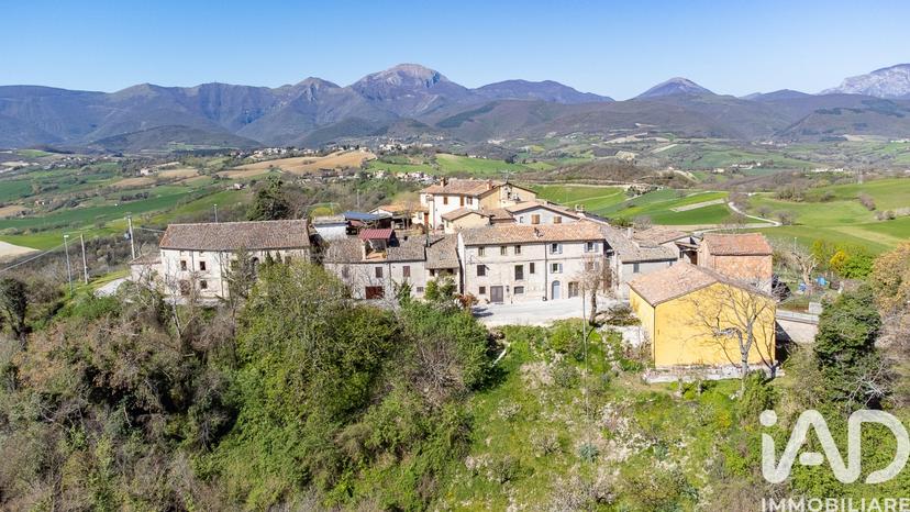 Casa indipendente in Frazione Frazione Nebbiano 120, Fabriano — foto 4 di 5