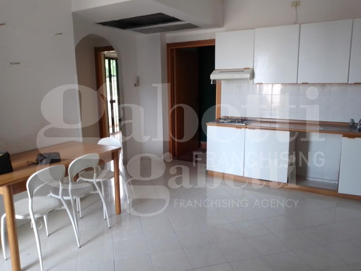 Appartamento in Via Matteotti 3^ Traversa 16, Rodi Garganico