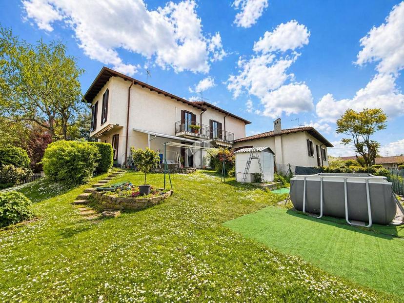 Villa in Via Isonzo 4, Usmate Velate — foto 2 di 5