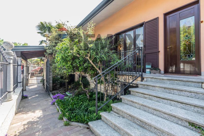 Villa in Via Missori 22, Rho — foto 2 di 5