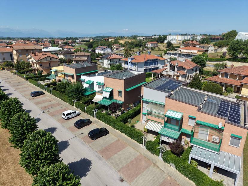 Villa a schiera in Via Pietro Micca 15, Carrù — foto 3 di 5