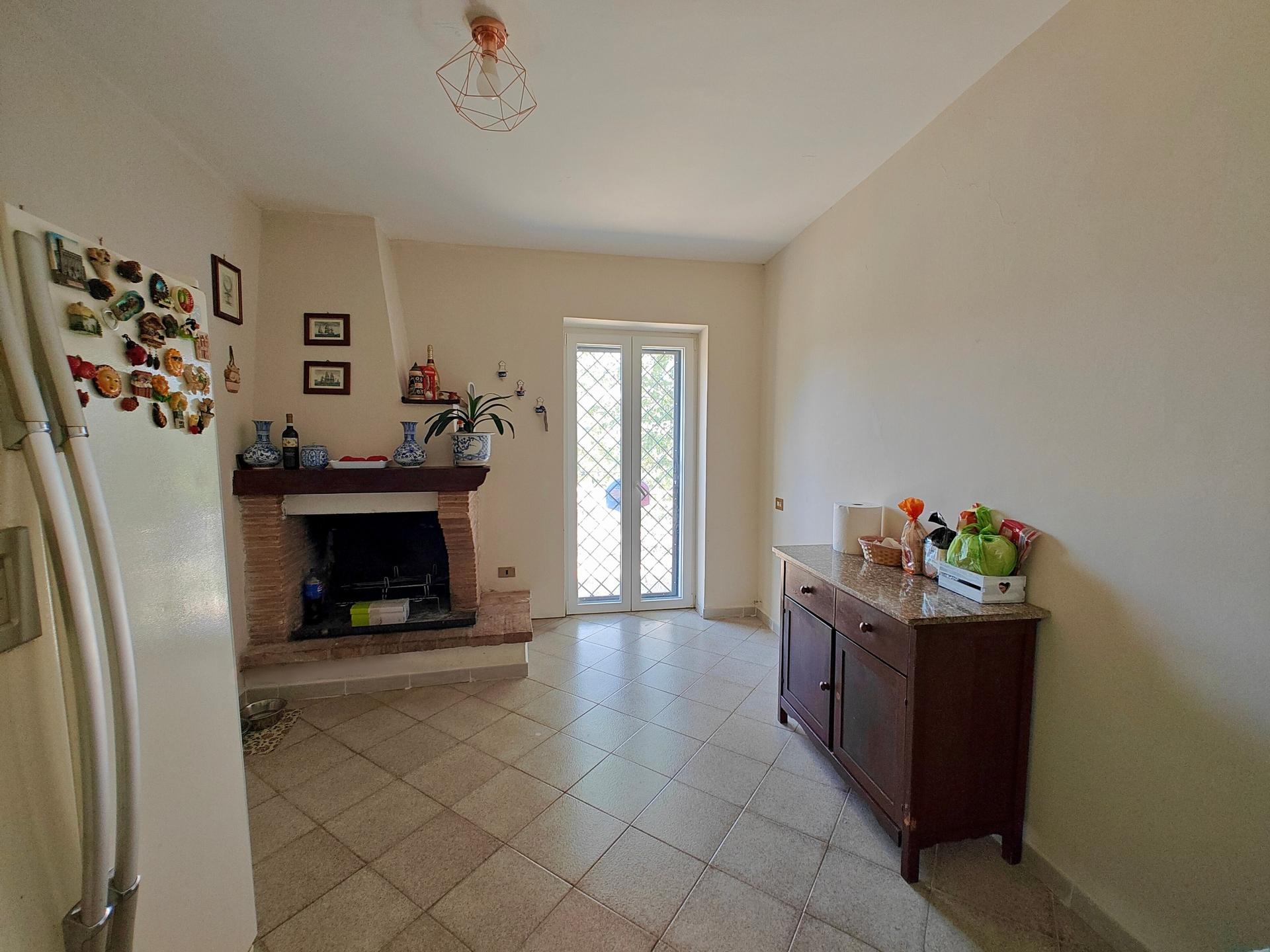 Casa indipendente in Vocabolo Costaleone 91, Montecastrilli
