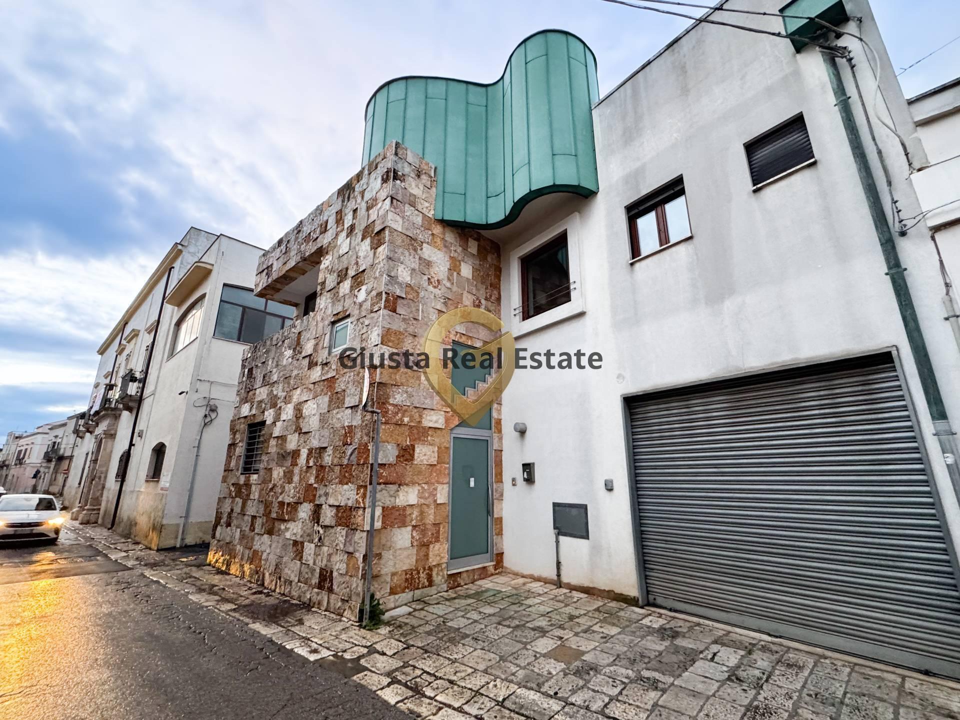 Casa indipendente in Via Caterina Scazzeri 49, Latiano