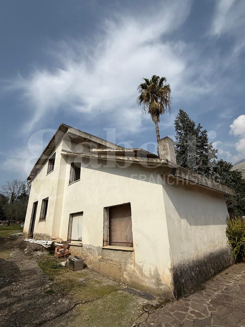 Rustico in  Via Rapellucci 12, Formia — foto 2 di 5