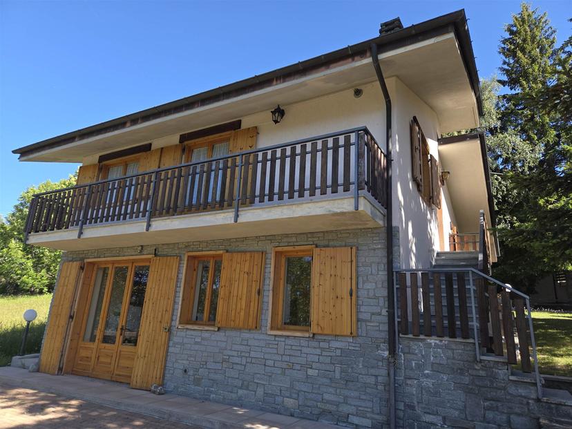Casa indipendente in Frazione Champremier, Saint-Marcel