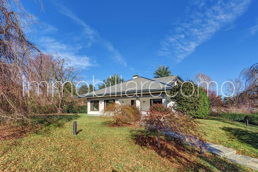 Villa in Via per Montorfano, Capiago Intimiano — foto 5 di 5