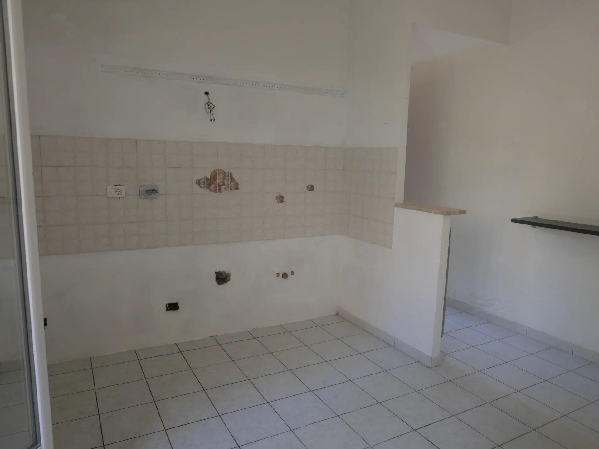 Casa indipendente in Via San Vincenzo, Vallecrosia