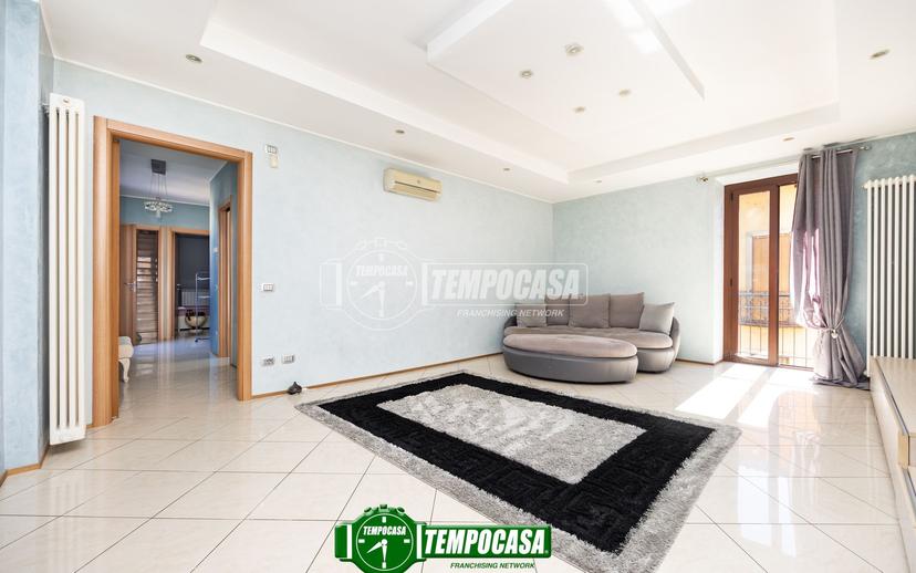 Quadrilocale in Via Trieste 6, Capriate San Gervasio — foto 3 di 5