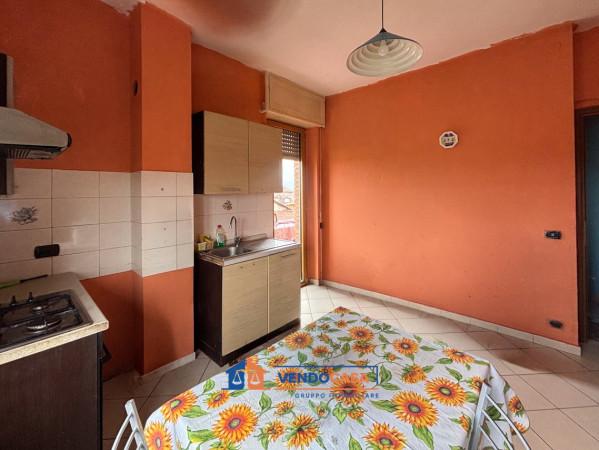Trilocale in Piazza Generale Giuseppe Perotti 5, Carrù — foto 2 di 5