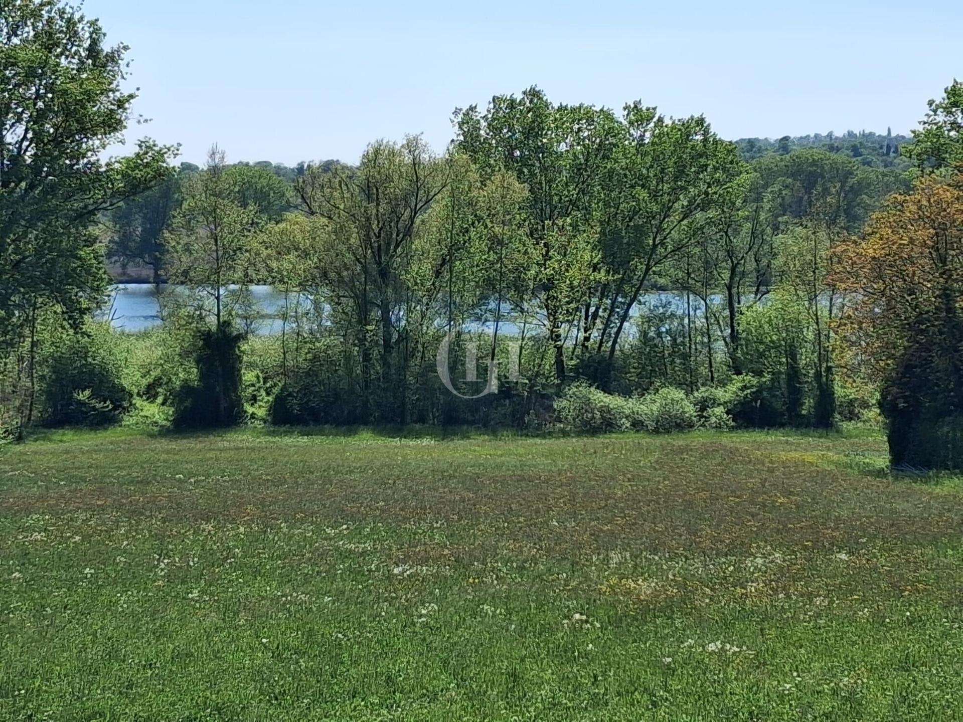 Trilocale, Monzambano