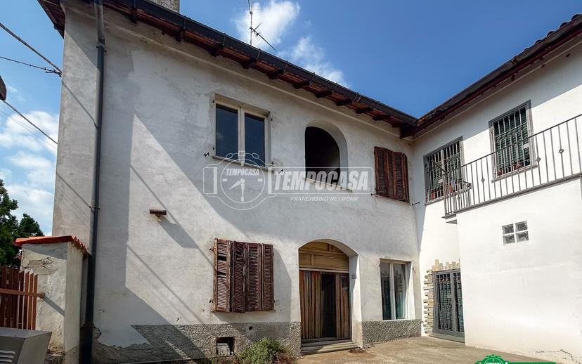 Trilocale in Via IV Novembre 12, Triuggio