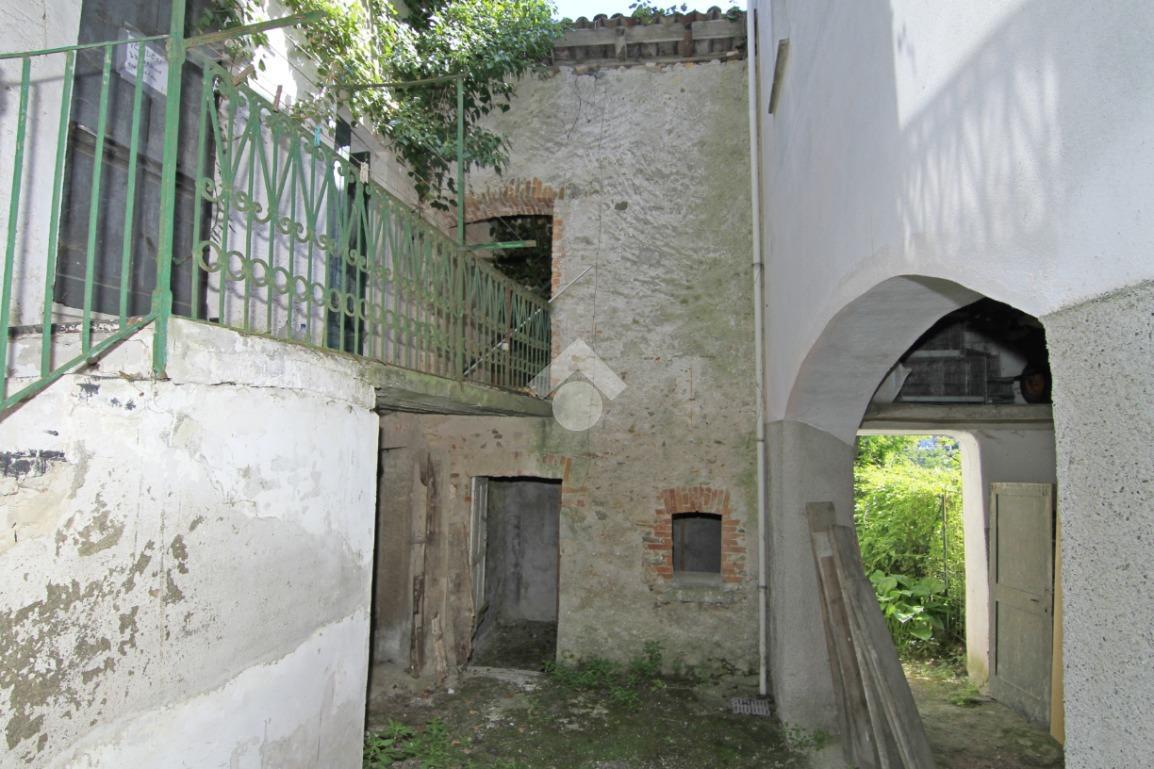 Rustico in Via Regina Elena 38, Parodi Ligure