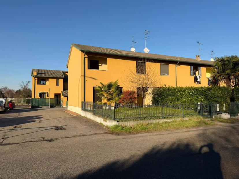 Villa a schiera in Via Piero della Francesca 38, Inveruno — foto 4 di 5