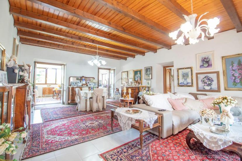 Villa in Basso Cottano 7, Rieti — foto 2 di 5