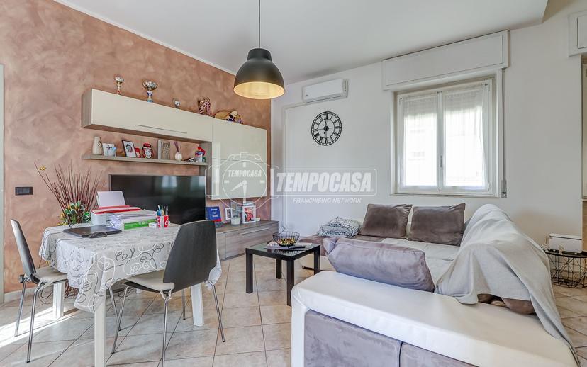 Trilocale in Via Roma 22, Cardano al Campo — foto 3 di 5
