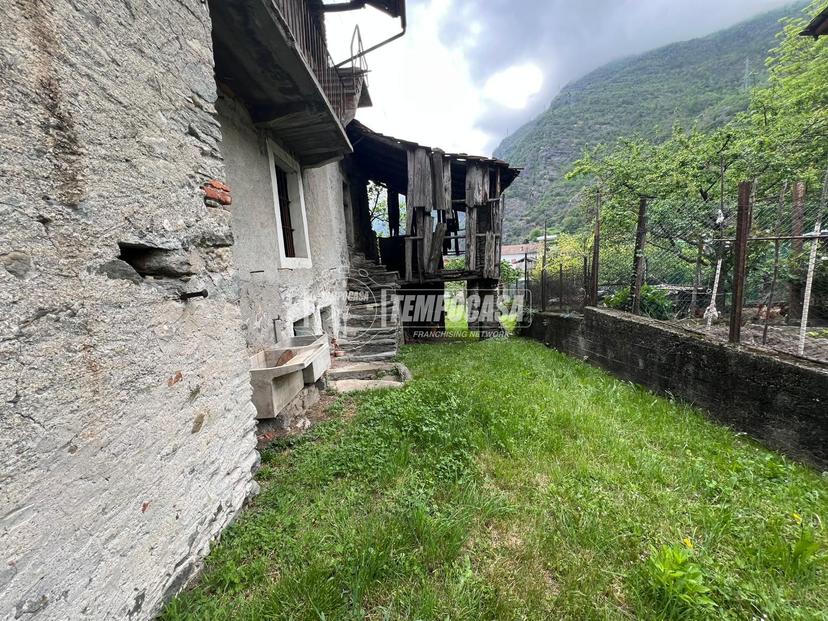Rustico in Frazione Ville 1, Arnad — foto 3 di 5