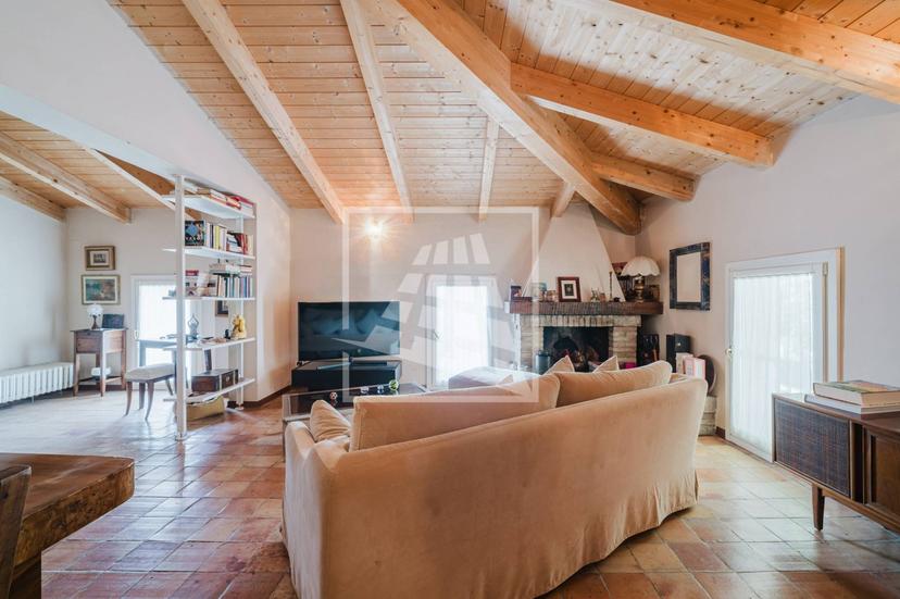 Casa indipendente in Via Adelmo Tirabassi 37, Reggio nell'Emilia — foto 2 di 5