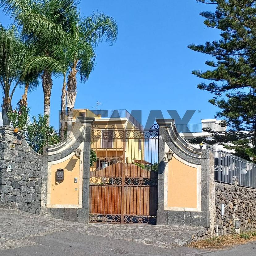 Villa in Via Ugo Foscolo 3, Santa Venerina — foto 2 di 5