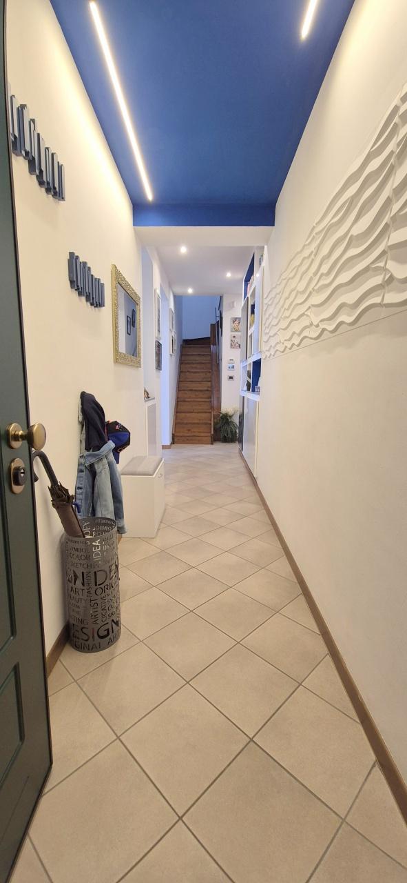 Quadrilocale in Via Mazze'  27, Chivasso — foto 2 di 5