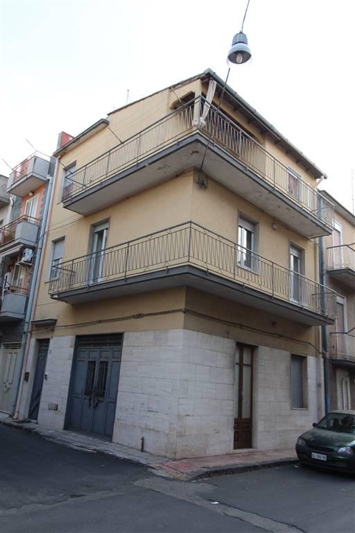 Casa indipendente in Via Archimede, Carlentini