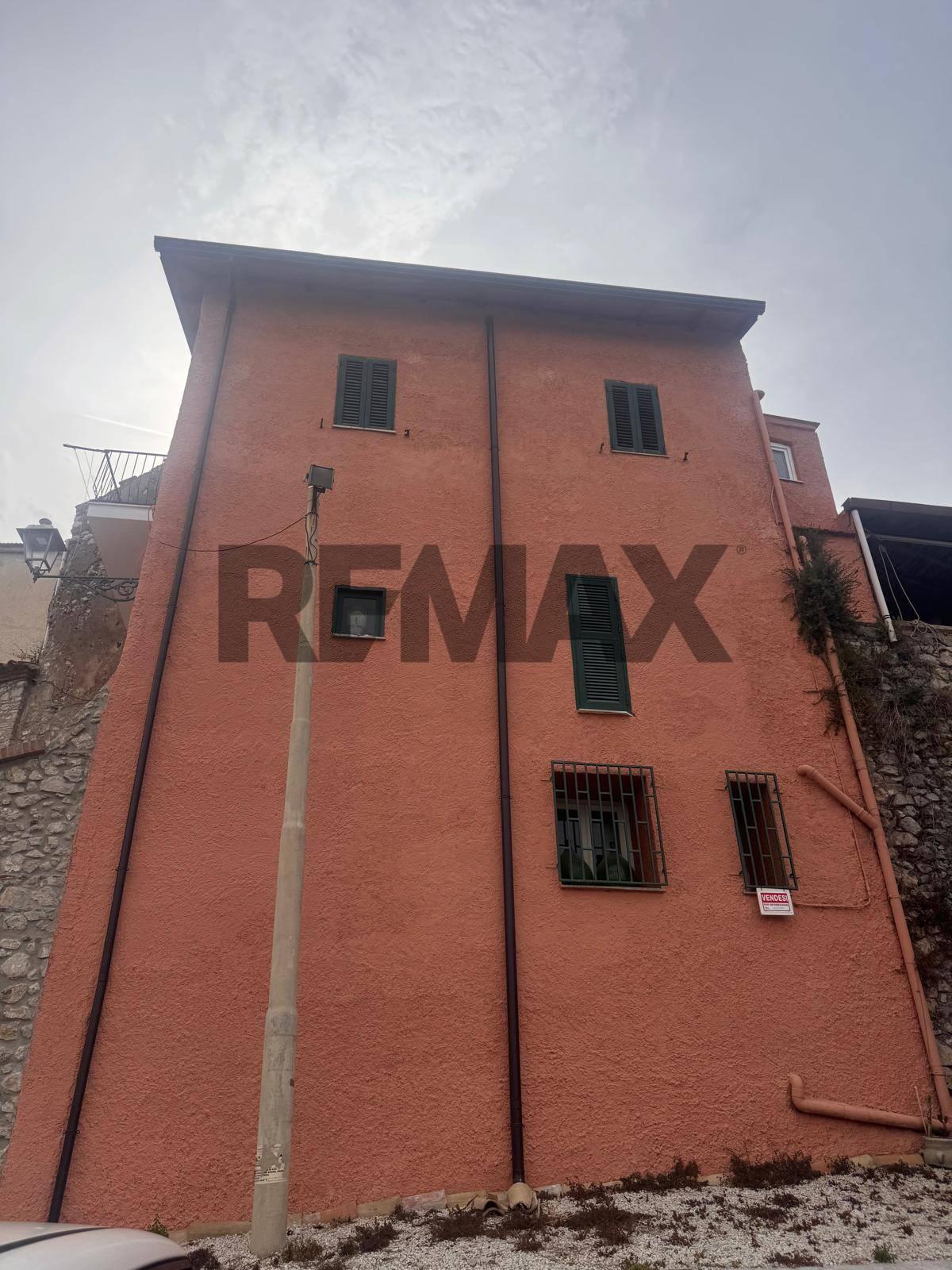 Casa indipendente, Minturno