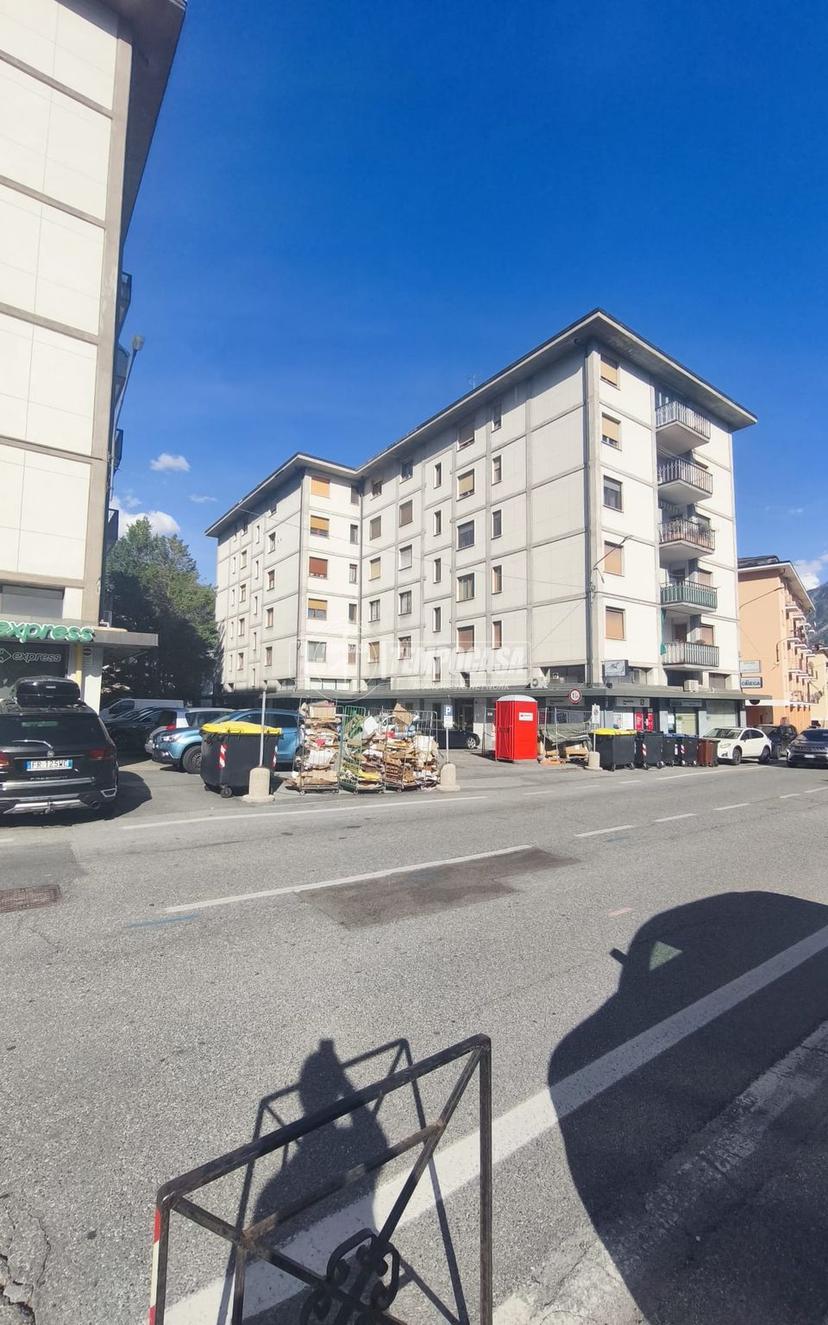 Quadrilocale in Via Monte Emilius 17, Aosta — foto 3 di 5