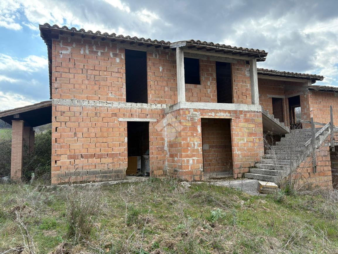 Casa indipendente in Località Monteluiano, Gubbio