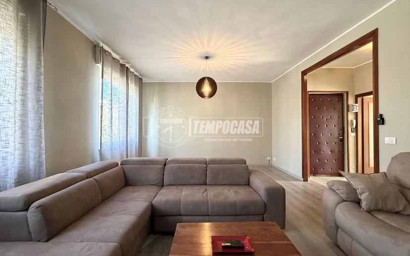 Trilocale in Via Carosio Ingegner 6, Arona