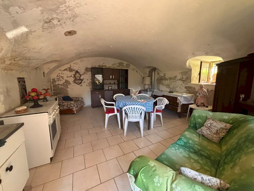 Porzione di casa in Borgata Cortese, Montemale di Cuneo — foto 3 di 5