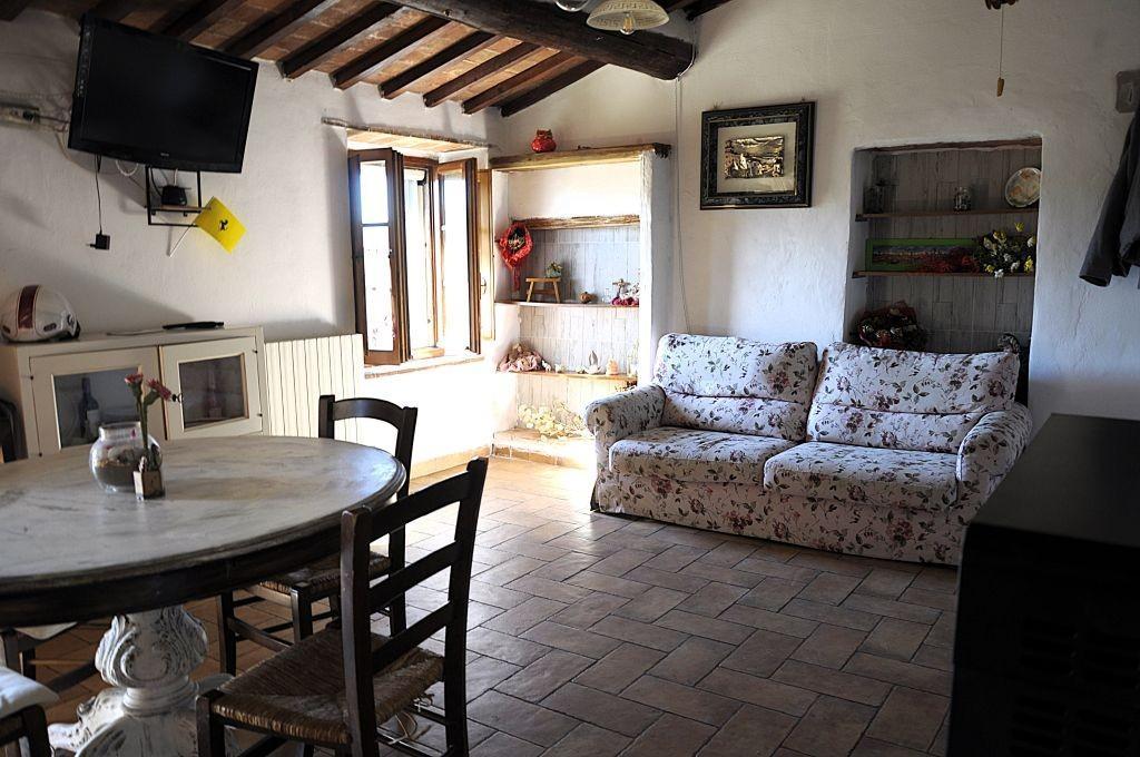 Trilocale, Casole d'Elsa