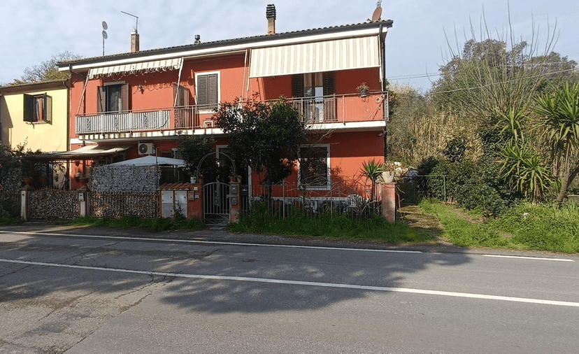 Monolocale in Via del Commercio 56, Riparbella — foto 2 di 5