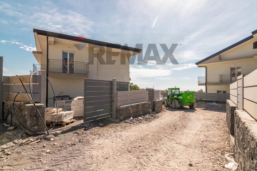 Villa a schiera in Via degli Oleandri Snc, San Pietro Clarenza — foto 4 di 5