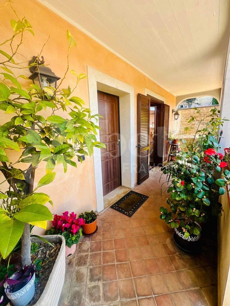 Villa trifamiliare in Via della Stazione  11, Oriolo Romano — foto 4 di 5