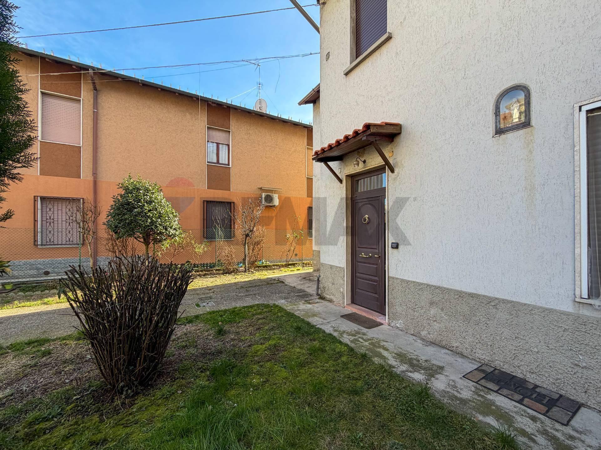 Villa in Via Don Enrico Tazzoli 5, Rho