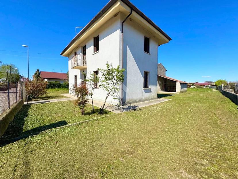 Villa in Via Enrico Fermi 25, Rivignano Teor — foto 3 di 5