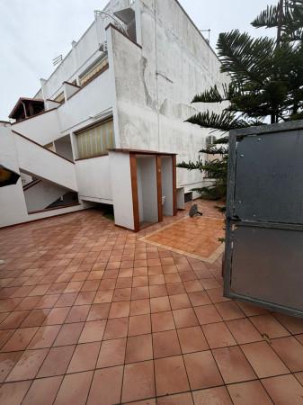 Villa a schiera in Via Quinto Orazio Flacco 34, Maruggio
