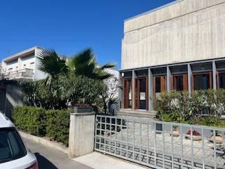 Villa in Viale Mazzini 63, Alba Adriatica — foto 2 di 5