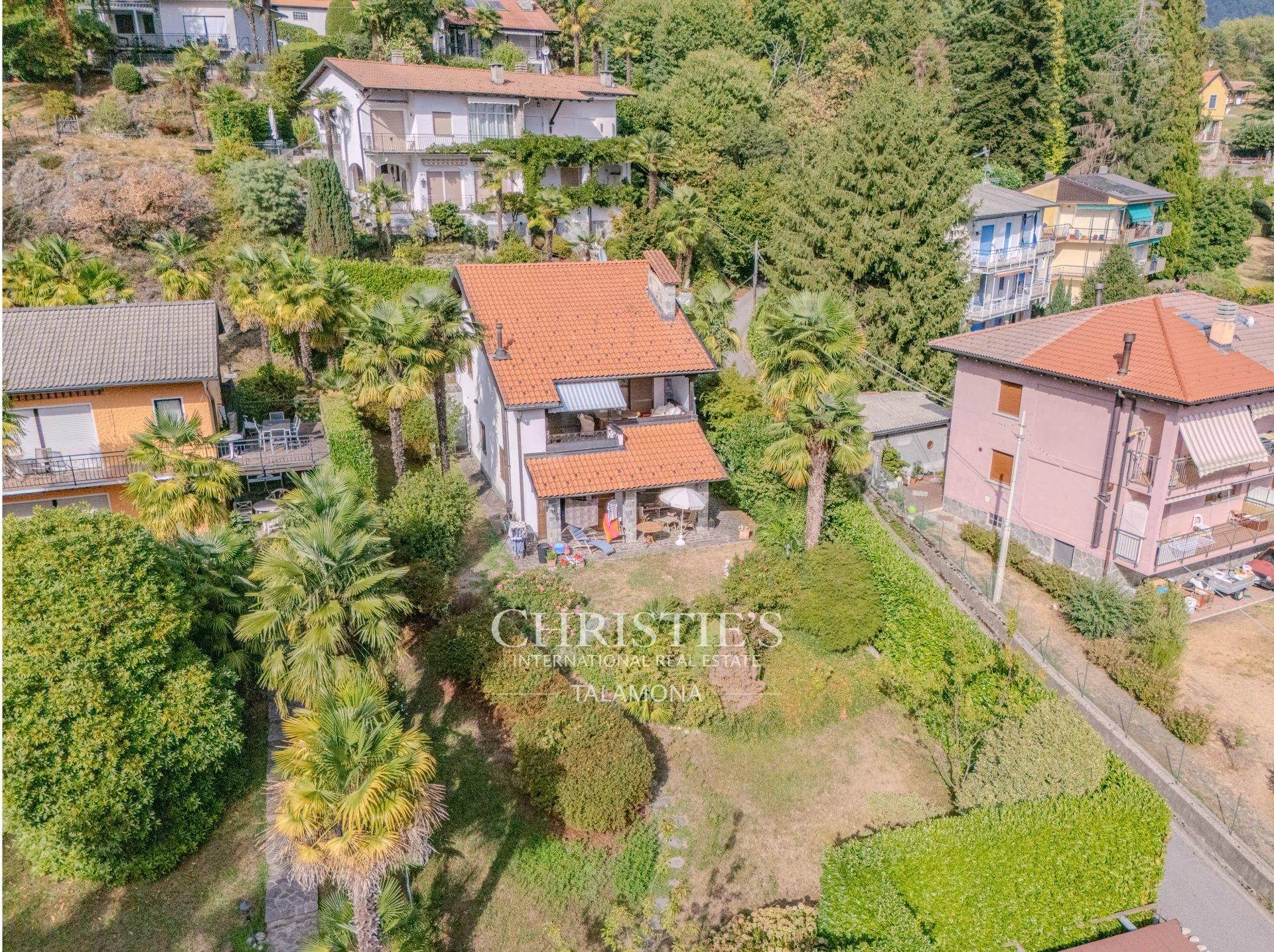 Villa in Via Guglielmo Marconi, Agra