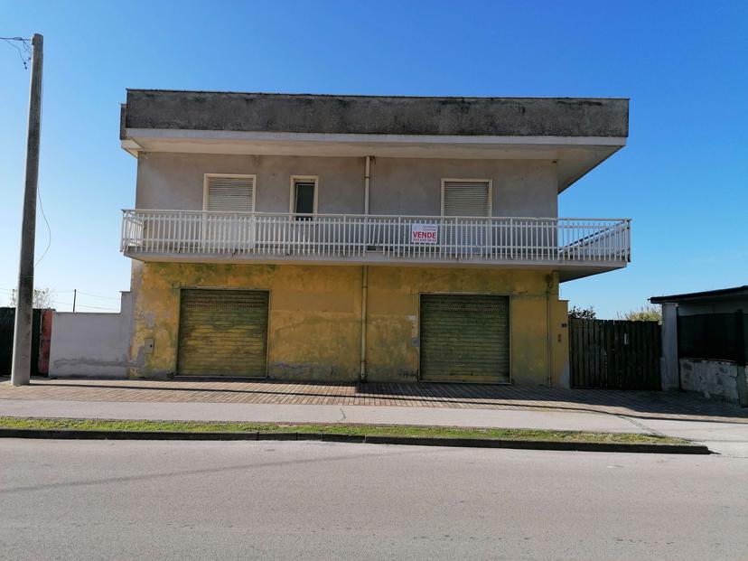 Villa in Viale Brunelleschi , Castel Volturno — foto 3 di 5