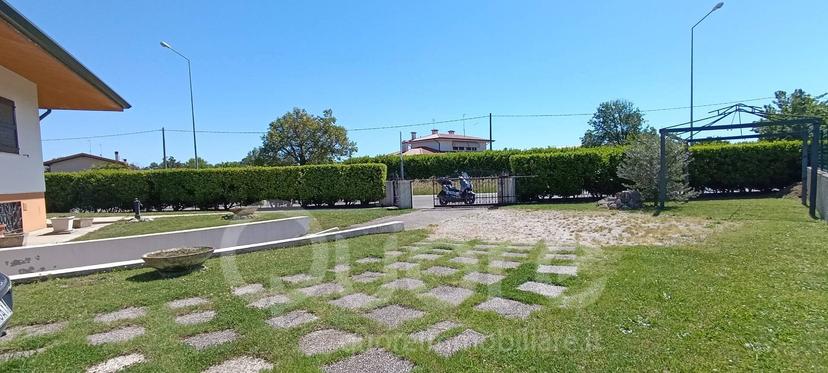 Villa a schiera in Via Divisione Julia 42, Mortegliano — foto 2 di 5