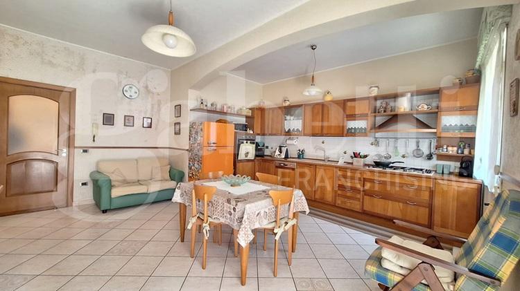 Trilocale in I Traversa Sella Quintino, Casoria — foto 3 di 5